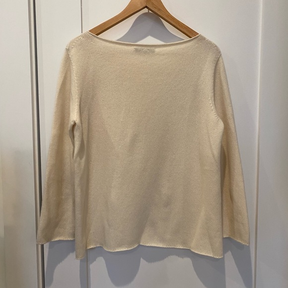 The Row Cream colored cashmere sweater - Picture 2 of 8